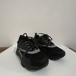 Dior B22